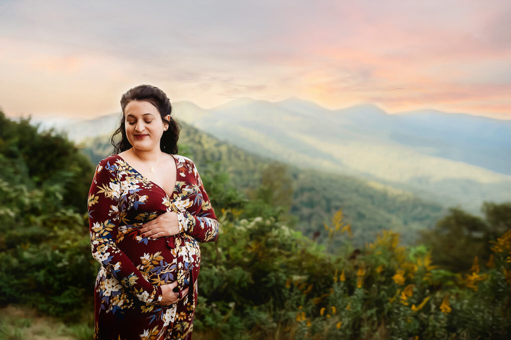 Maternity Photoshoot on the Blue Ridge Parkway in Asheville, NC.