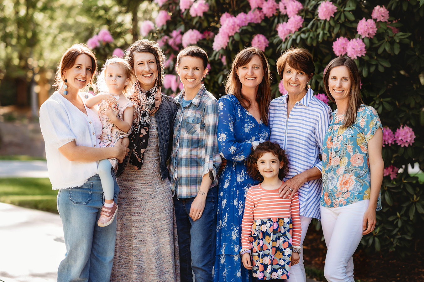 Extended Family poses for Family Photos during their Family Reunion in Asheville, NC.